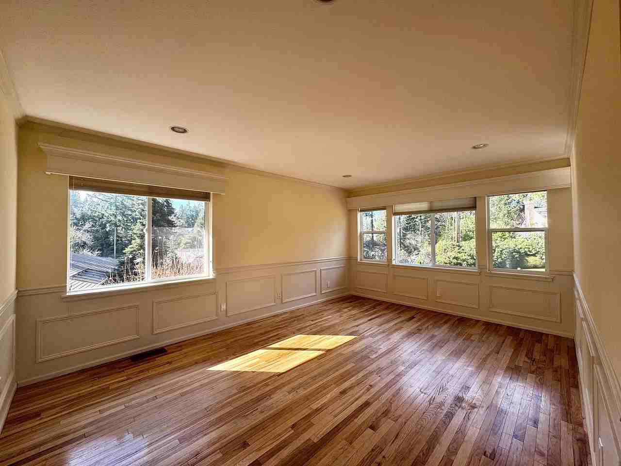 832 130th Ave Ne - Photo 7 of 24