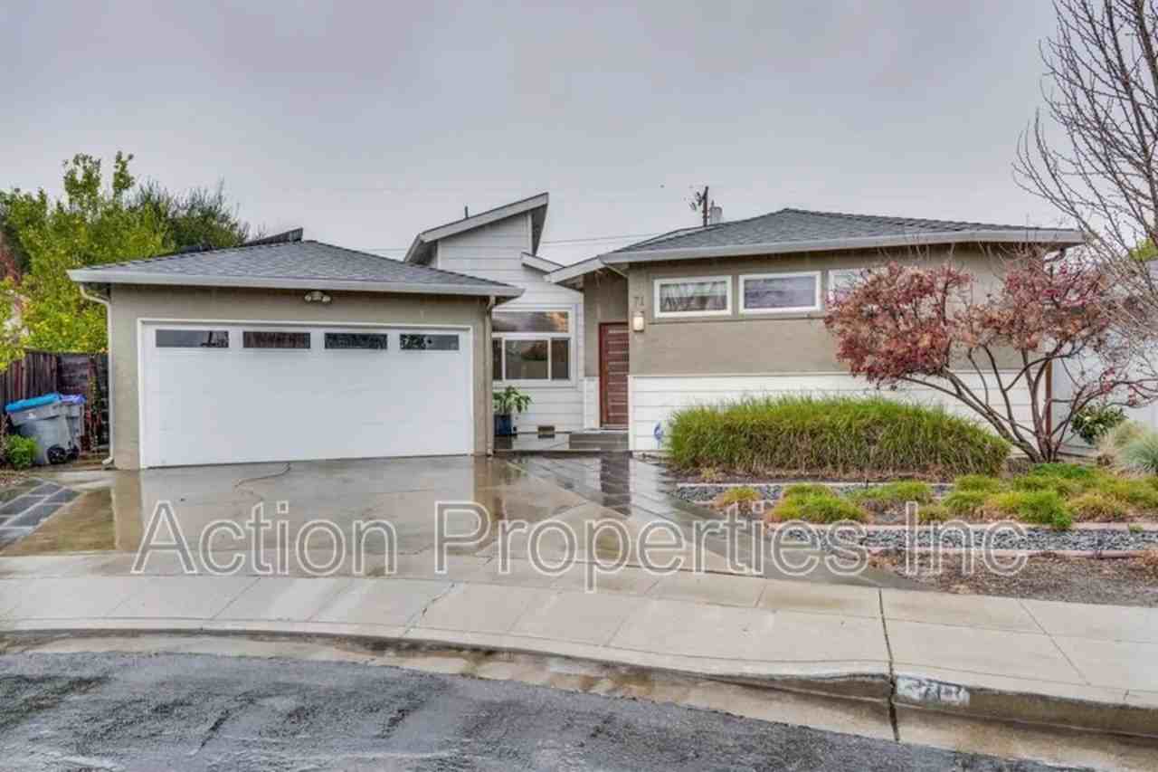 71 Olive Ct - Photo 2 of 50