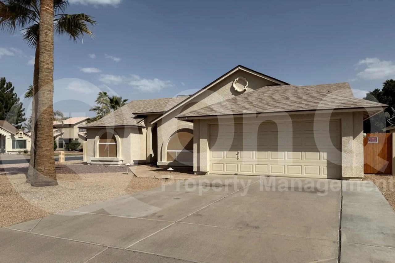 937 N Starling Dr - Photo 2 of 26