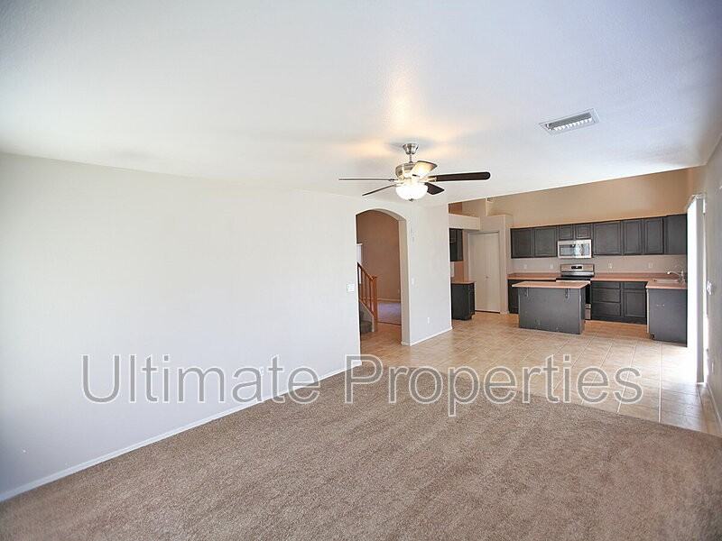 7205 W Mohawk Ln - Photo 2 of 14
