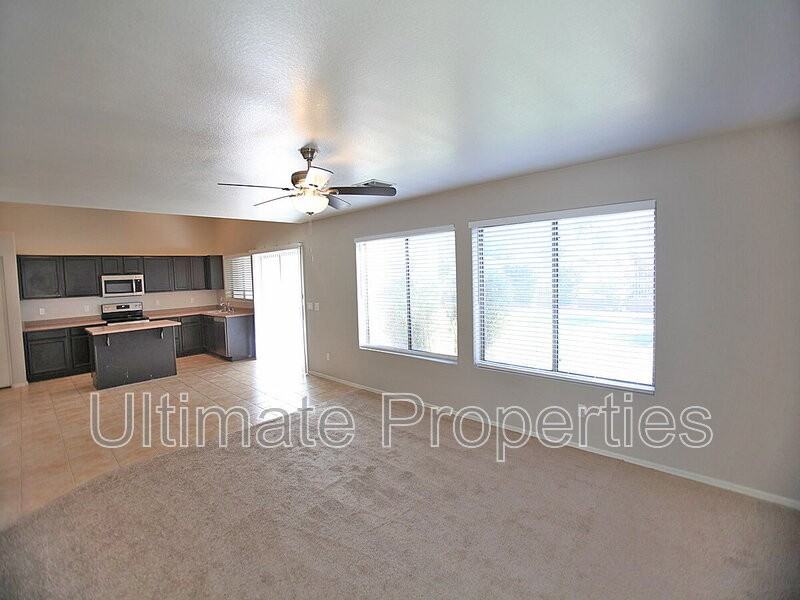 7205 W Mohawk Ln - Photo 3 of 14