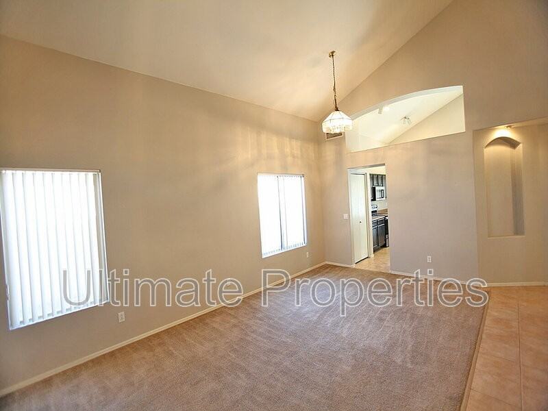 7205 W Mohawk Ln - Photo 5 of 14