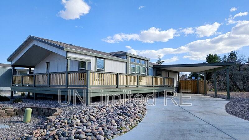 407 Boulder Ln - Photo 2 of 32