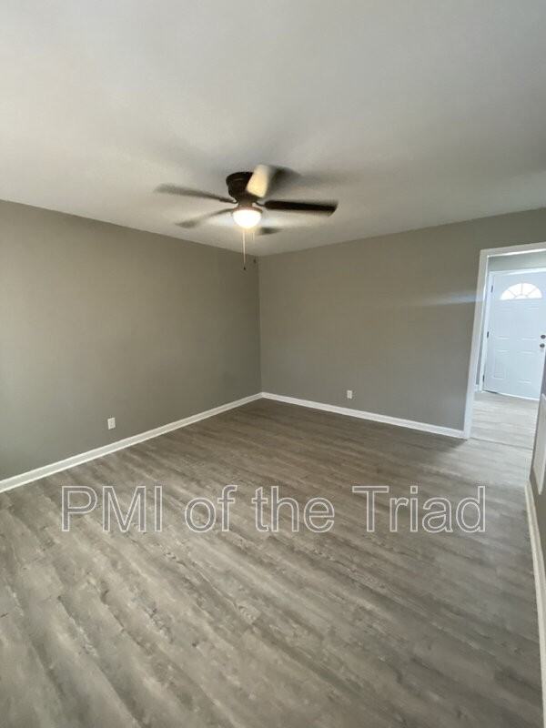 1505 Julian St - Photo 3 of 8