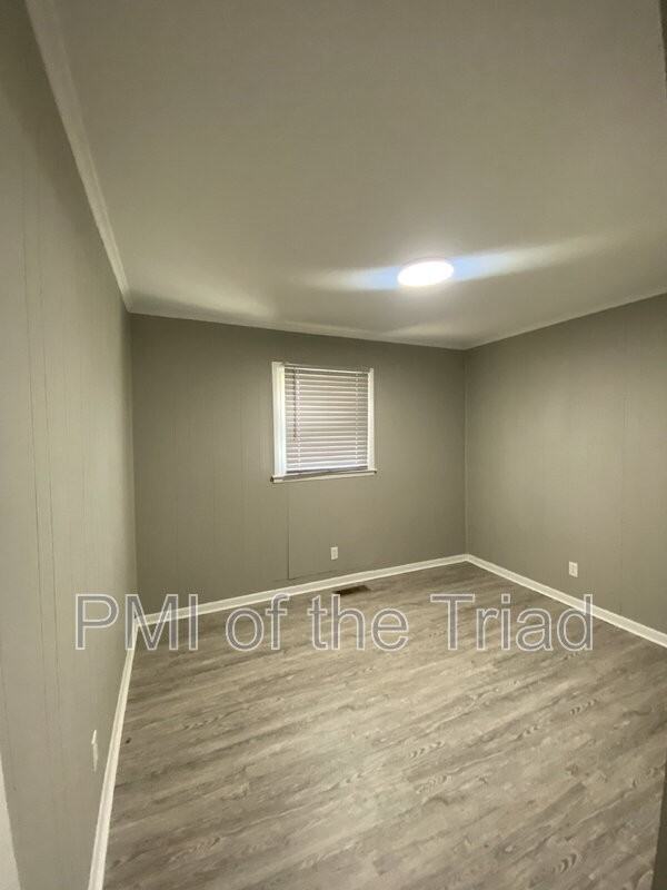 1505 Julian St - Photo 6 of 8
