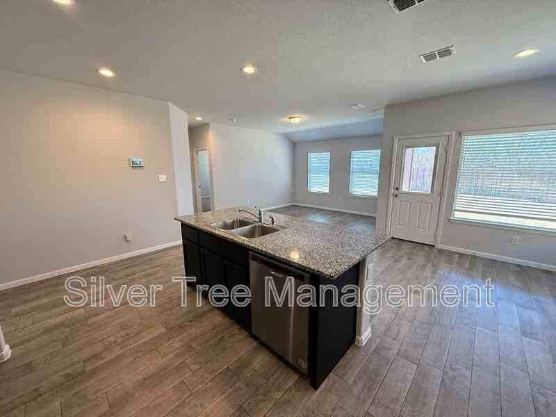 9133 High Stirrup Ln - Photo 7 of 39