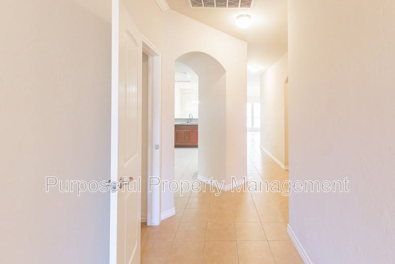 11805 Charleston Way - Photo 3 of 36