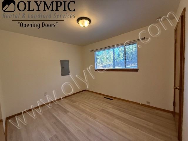 1310 Union Ave - Photo 6 of 9