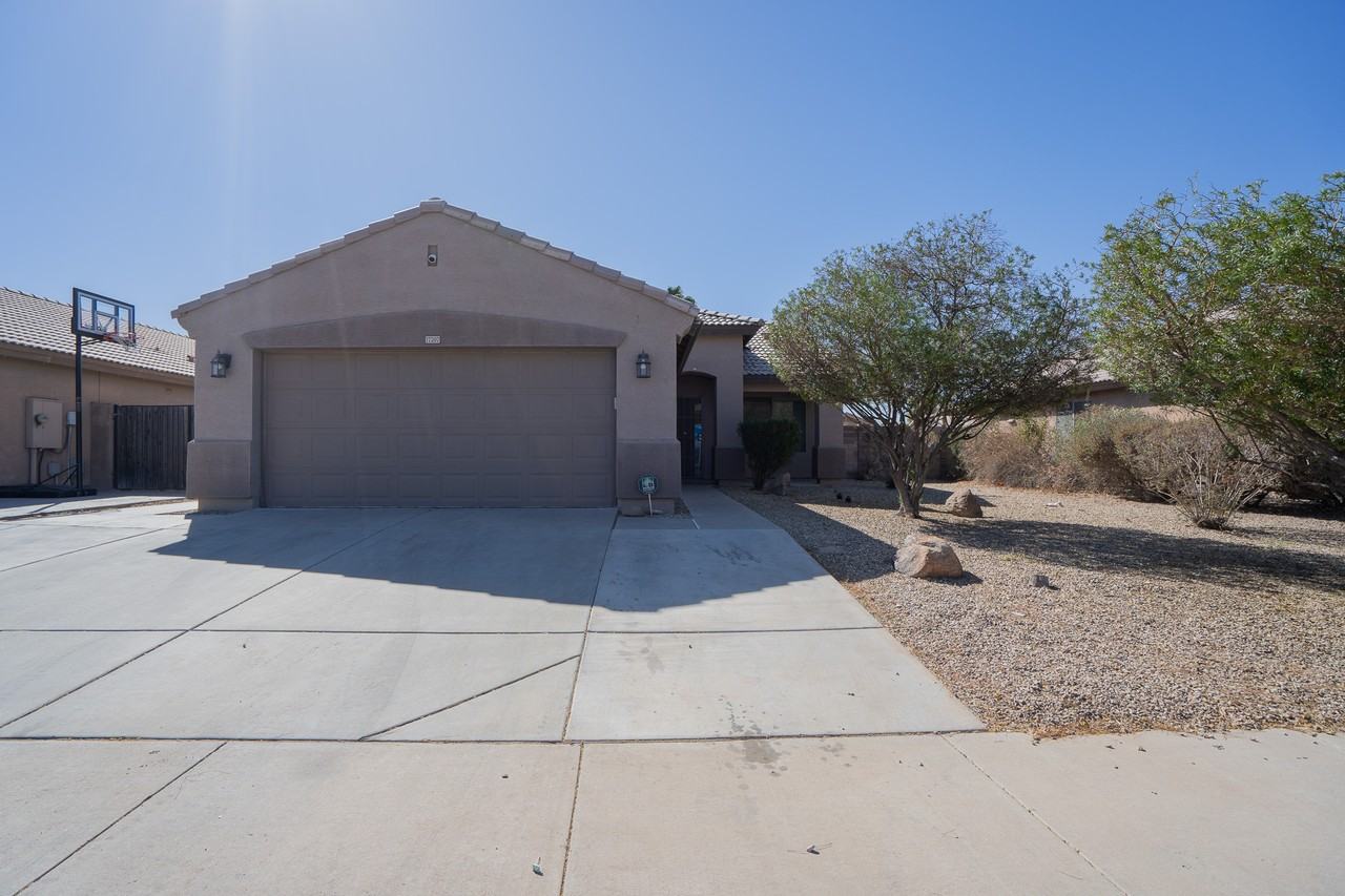 17207 W Durango St - Photo 2 of 32