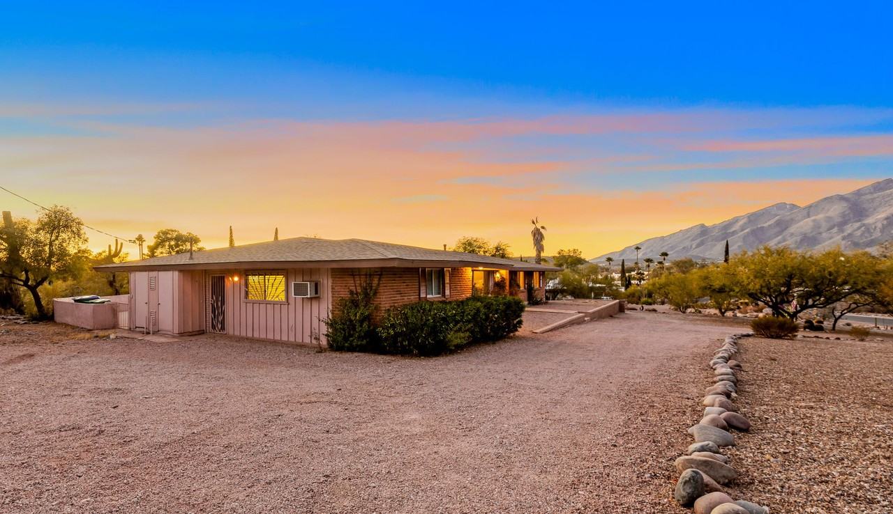 4875 N Hummingbird Ln - Photo 3 of 38