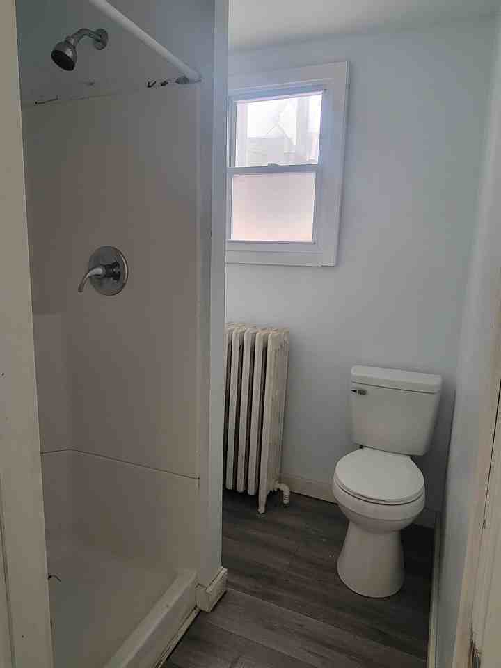 920 Marion St - Photo 3 of 5