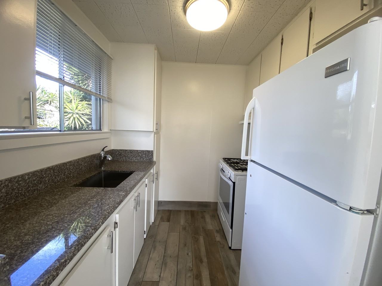 132 S B St #B - Photo 4 of 9