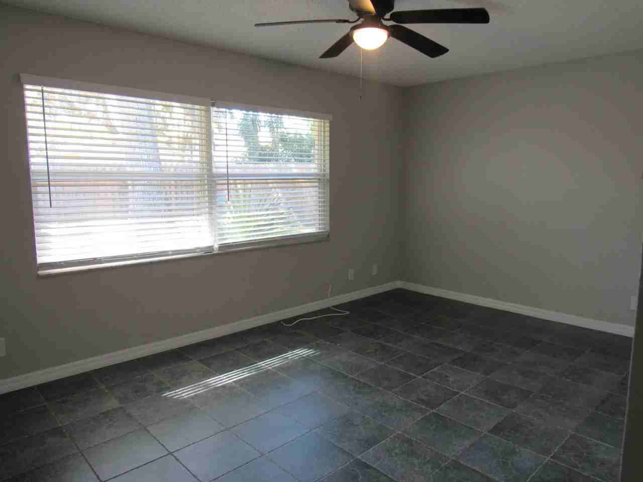 3740 Paige St - Photo 6 of 15