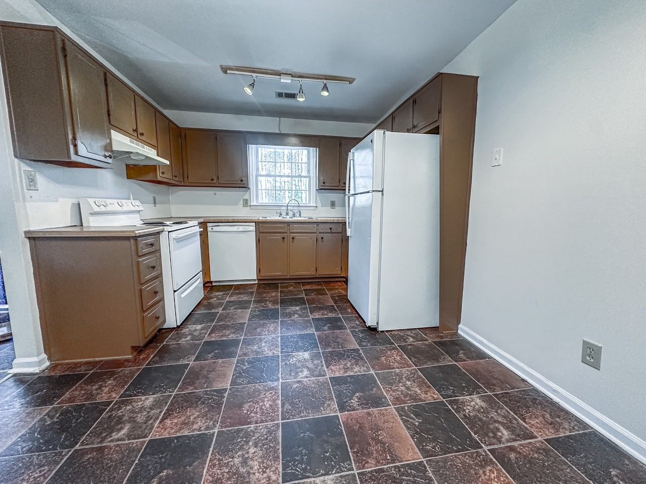 32 S Creek Rd - Photo 2 of 14