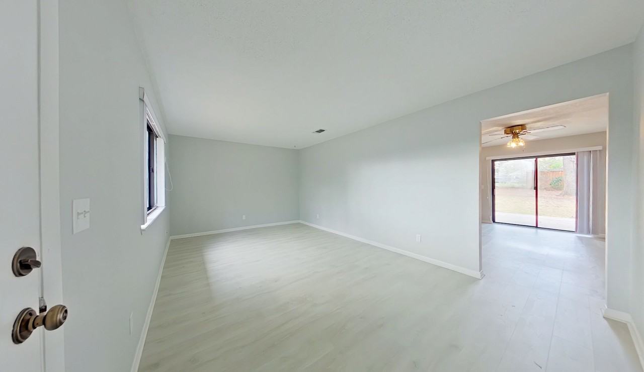 411 31st St - Photo 2 of 19