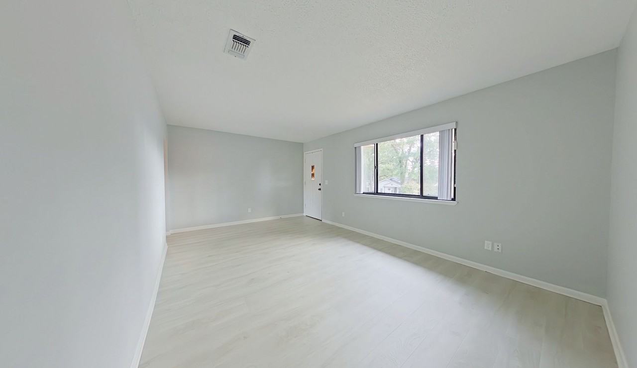 411 31st St - Photo 3 of 19