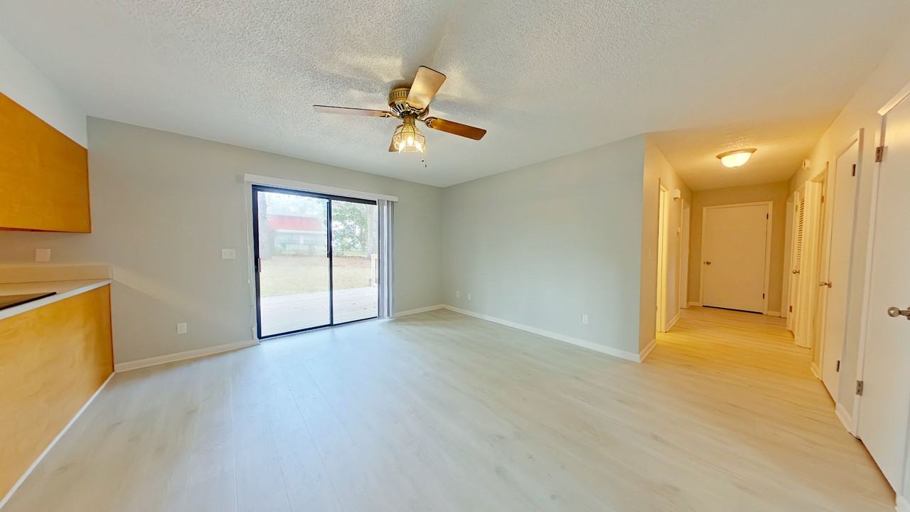 411 31st St - Photo 5 of 19