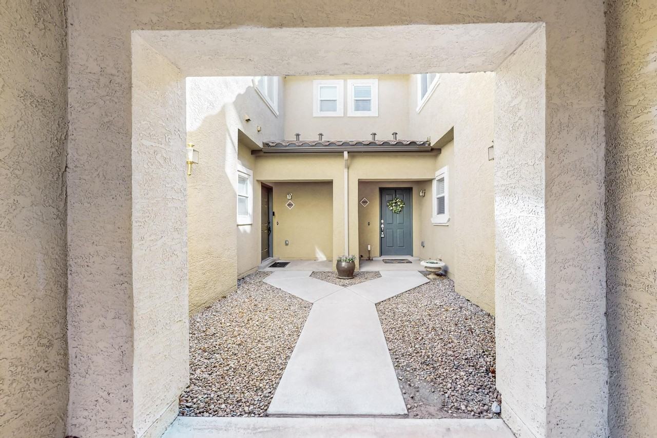 601 Menaul Blvd Ne #2802 - Photo 3 of 42