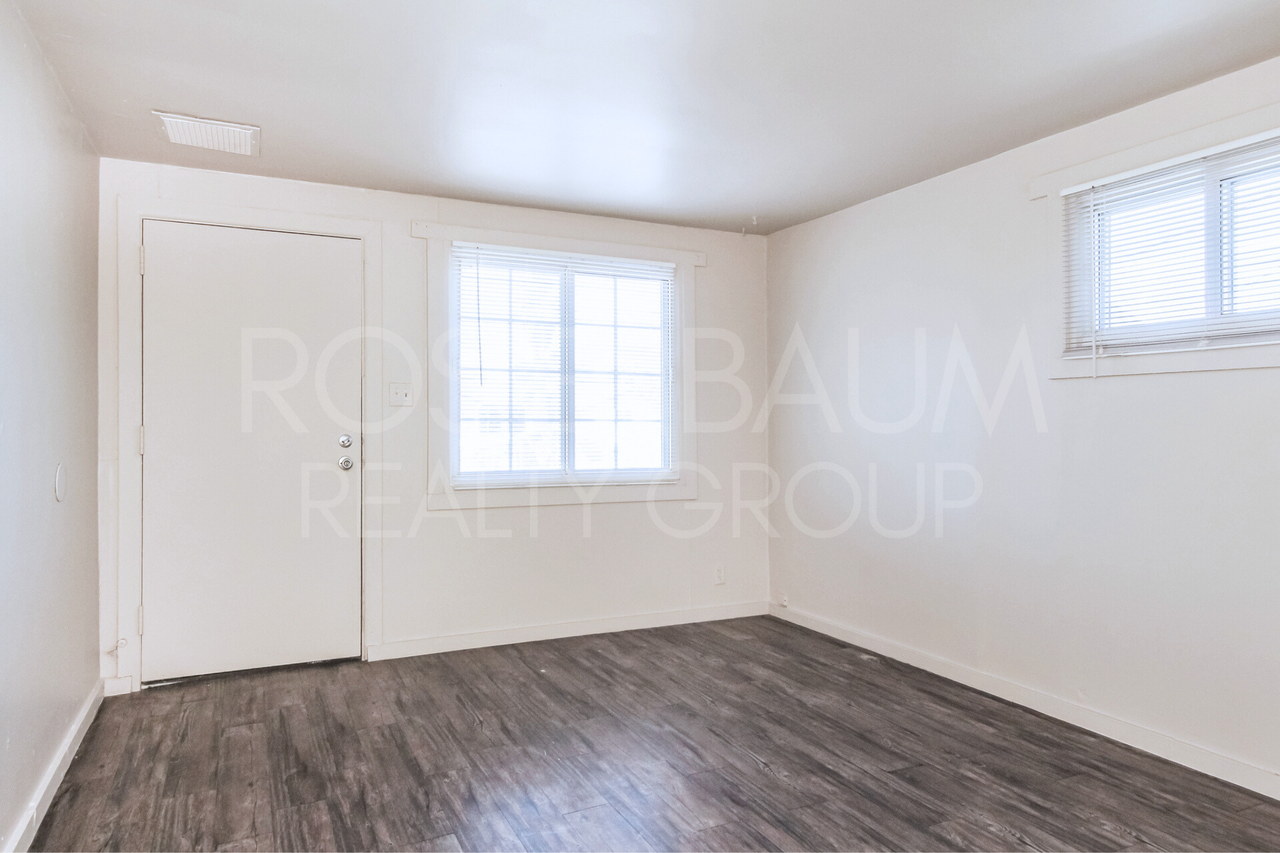 1001 E Weber Dr - Photo 2 of 8