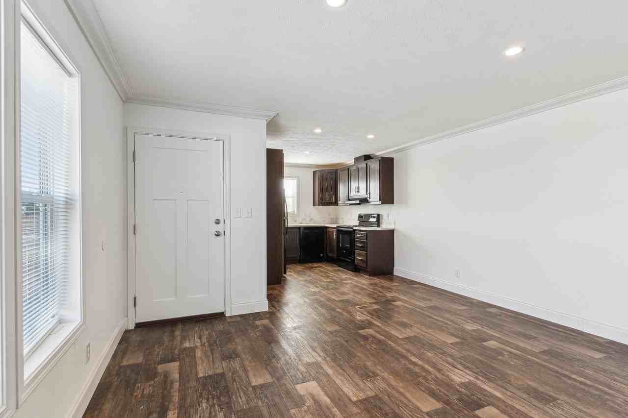 1909 E Routt Ave - Photo 3 of 11