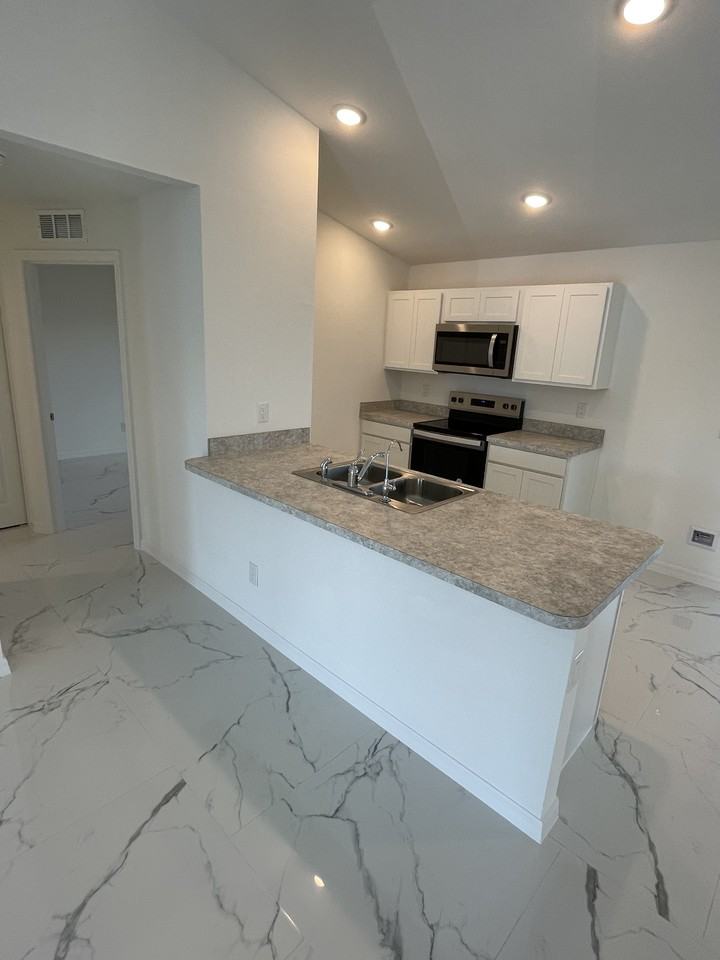 3013 Nw 20th Pl - Photo 5 of 29
