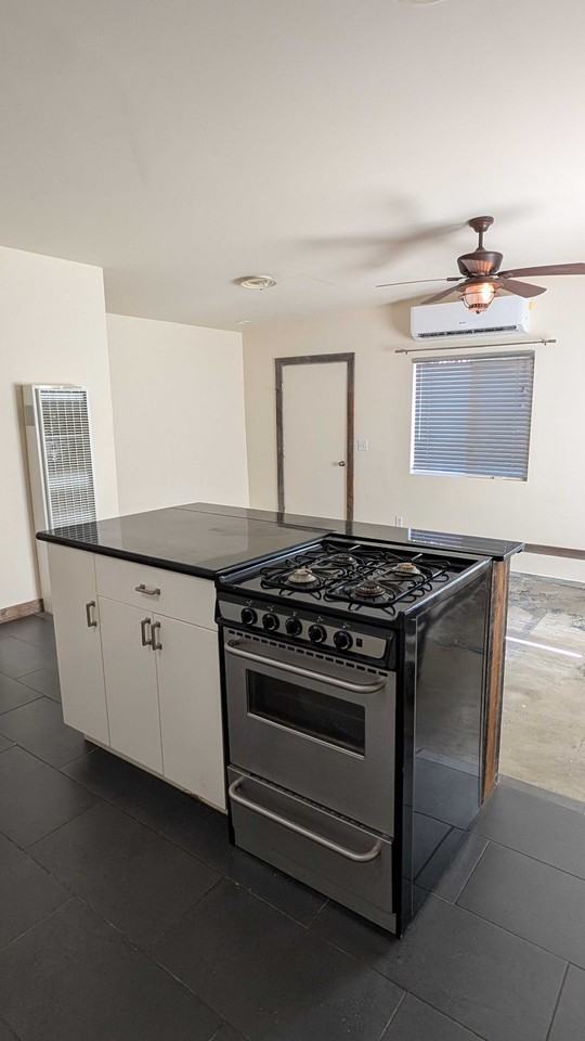 405 N Cloverdale Blvd #B