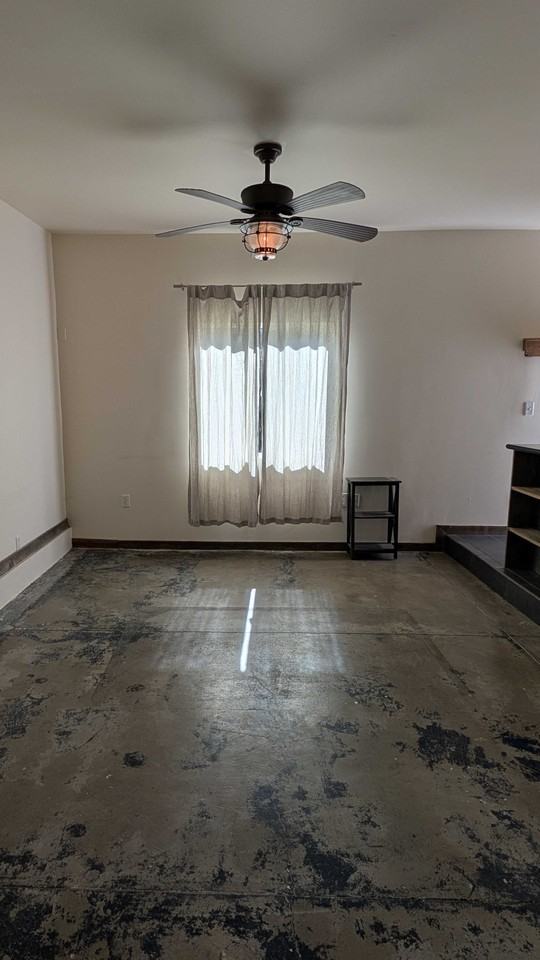 405 N Cloverdale Blvd #B - Photo 6 of 13