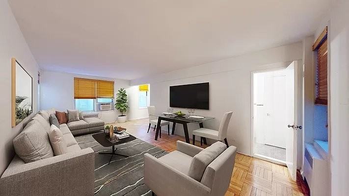 E 58th St #3D - Photo 3 of 7