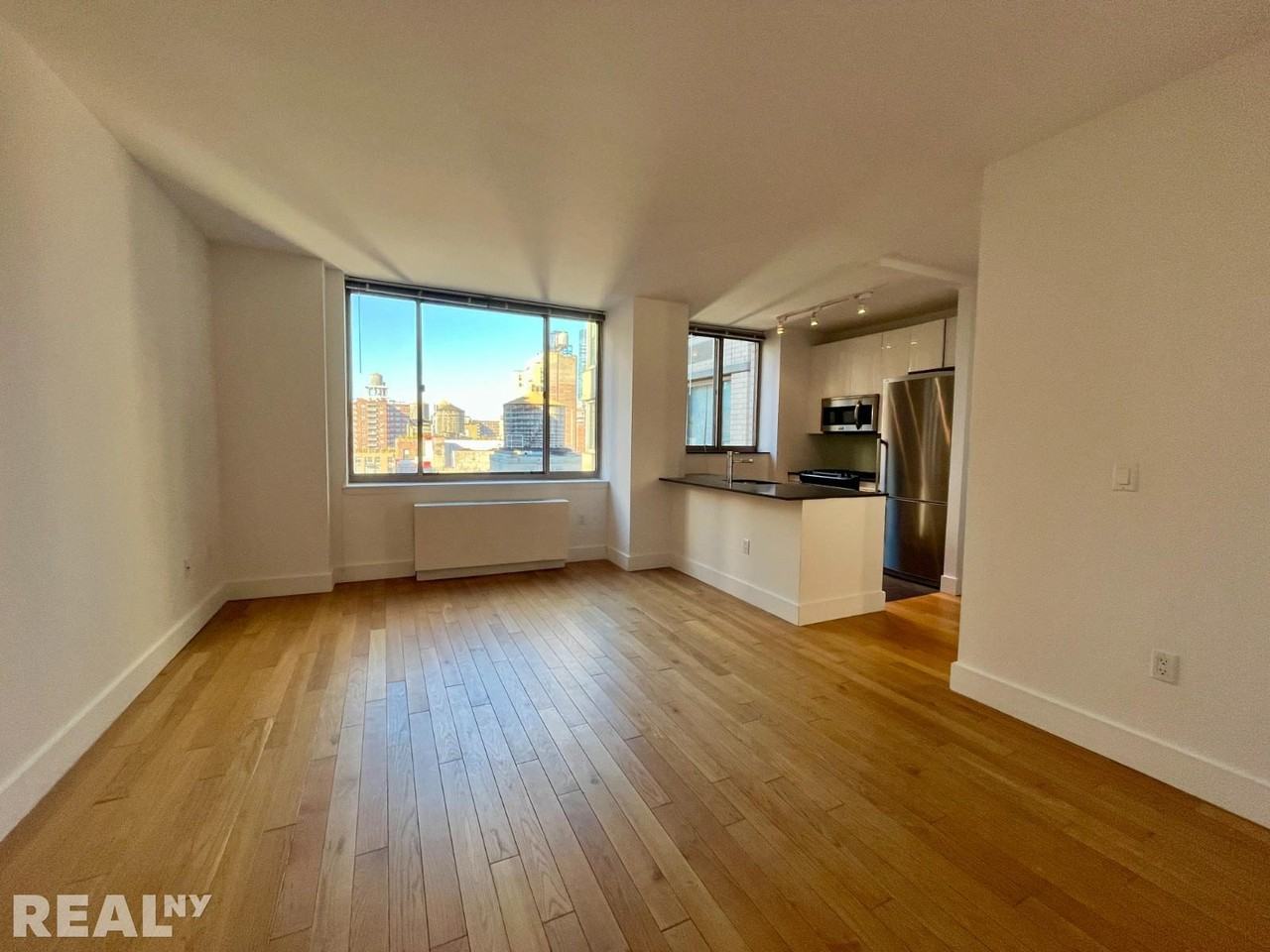 W 26th St #16E - Photo 2 of 11