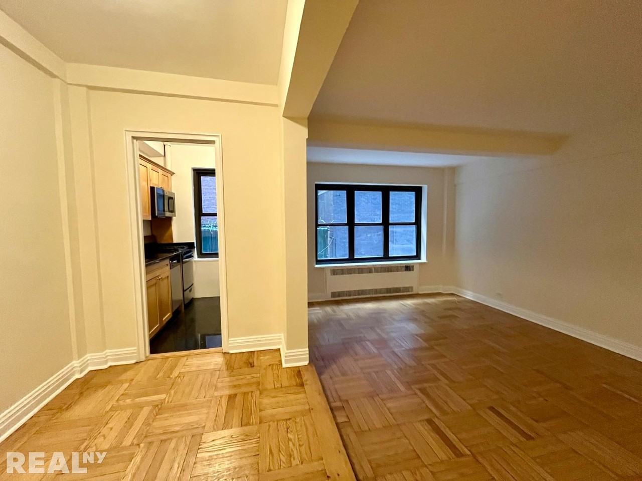 E 56th St #1K - Photo 3 of 6