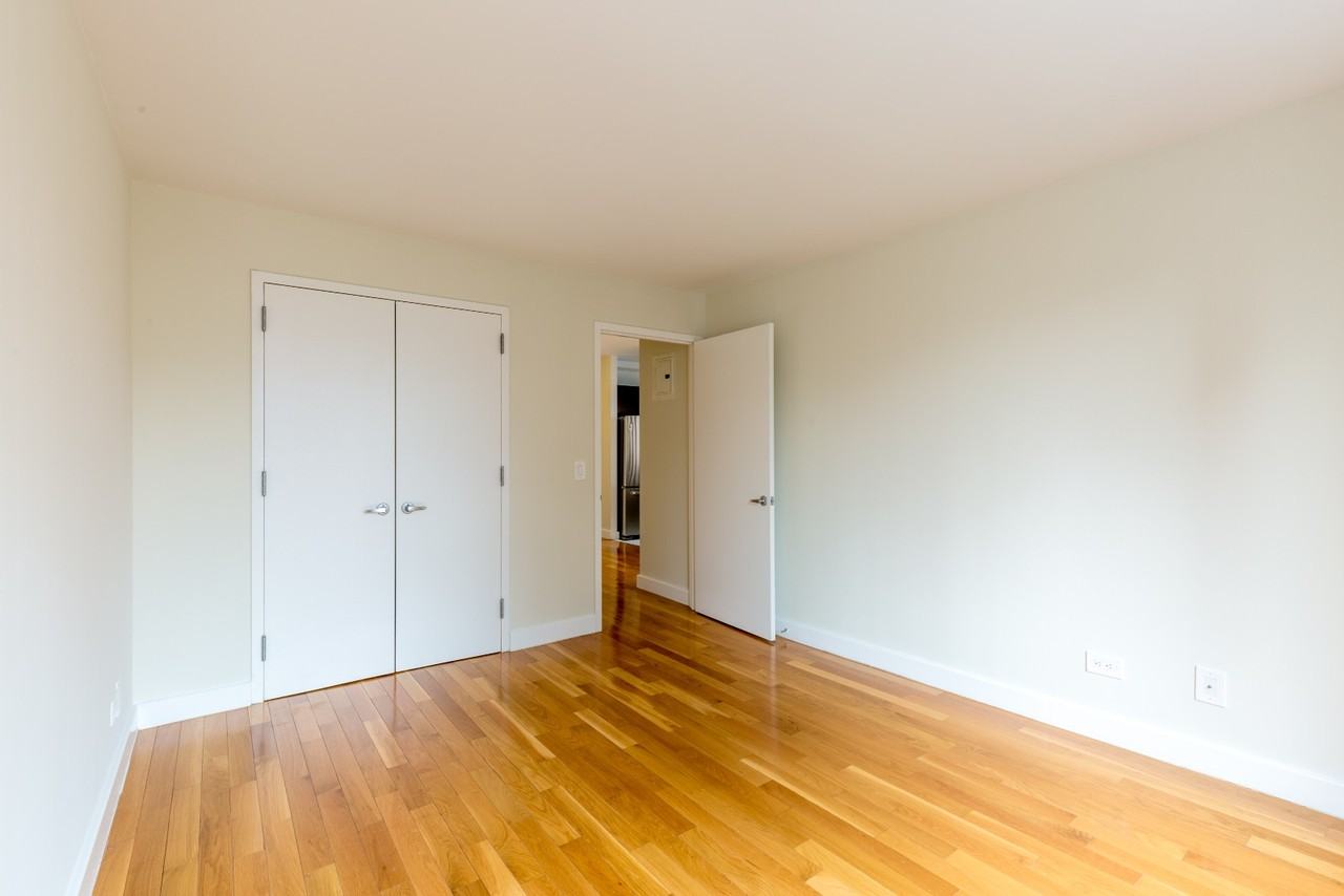 W 48th St #42M - Photo 4 of 6