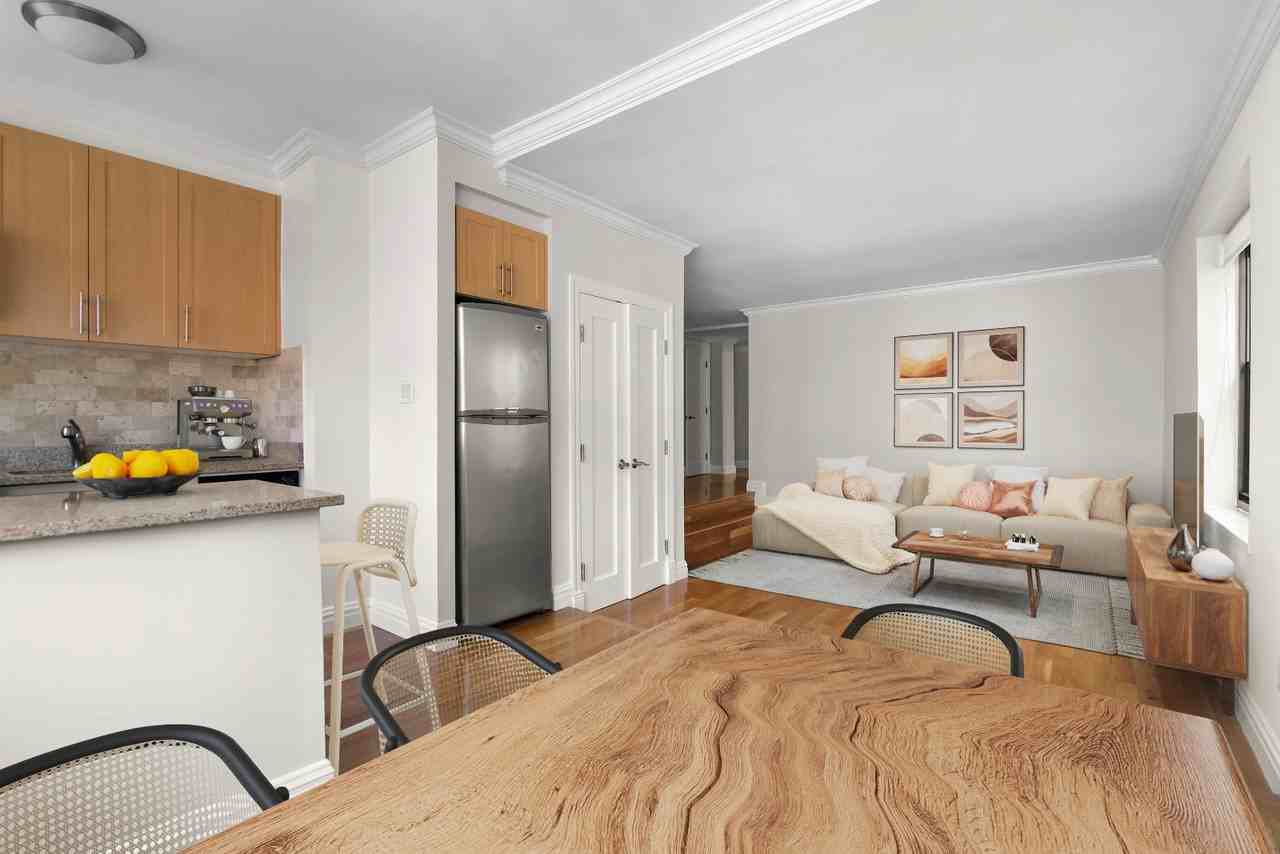 Downing St #3R - Photo 3 of 5