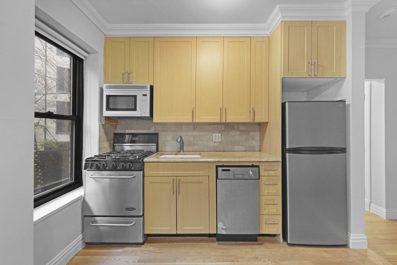 Downing St #1B - Photo 4 of 8