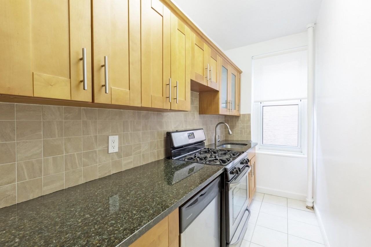 W 18th St #4H - Photo 7 of 8