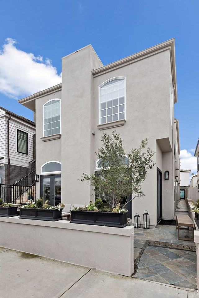 1229 W Balboa Blvd - Photo 2 of 44