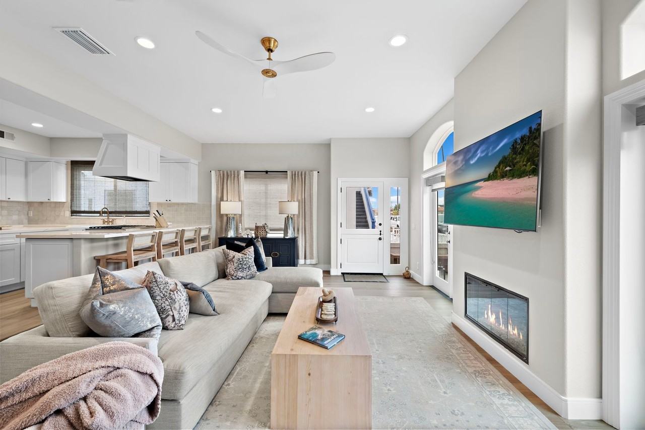 1229 W Balboa Blvd - Photo 4 of 44