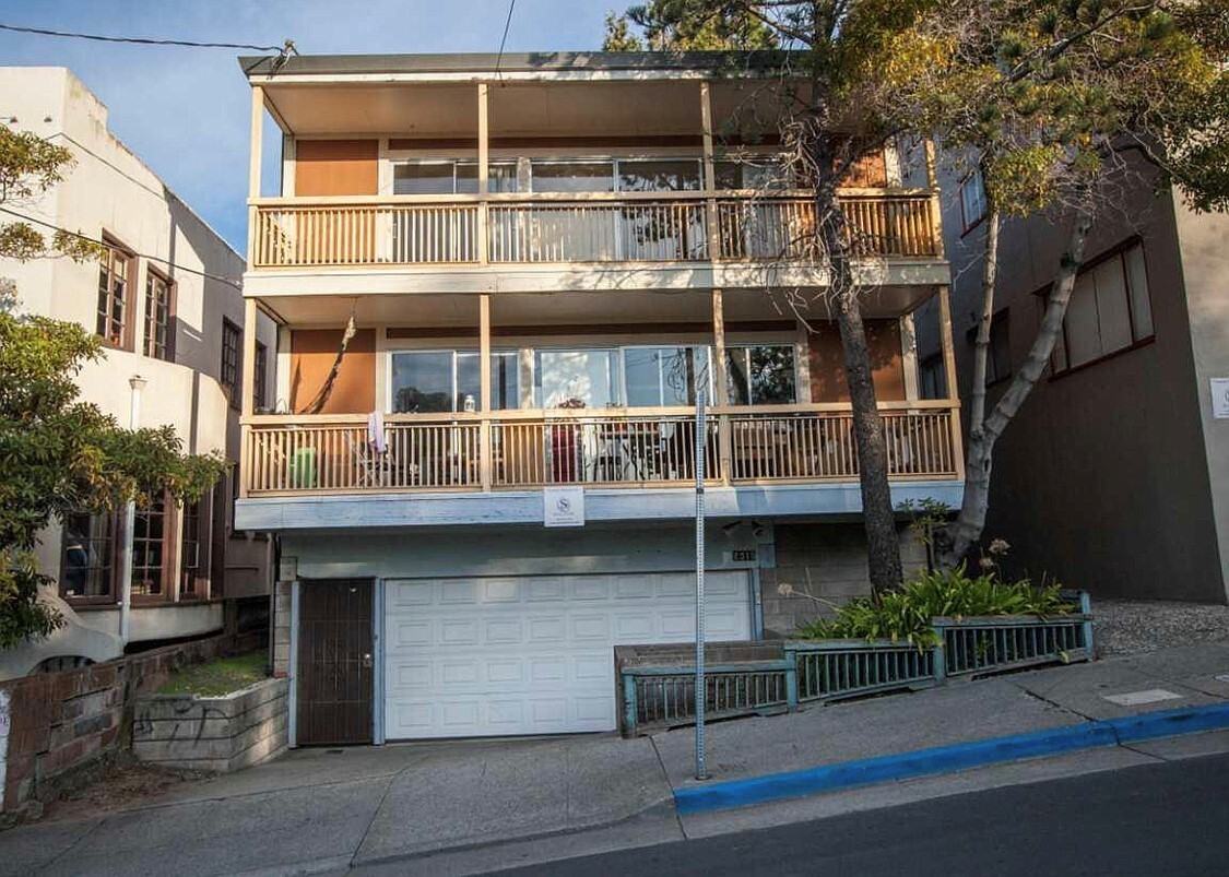 2315 Hearst Ave #2 - Photo 3 of 15