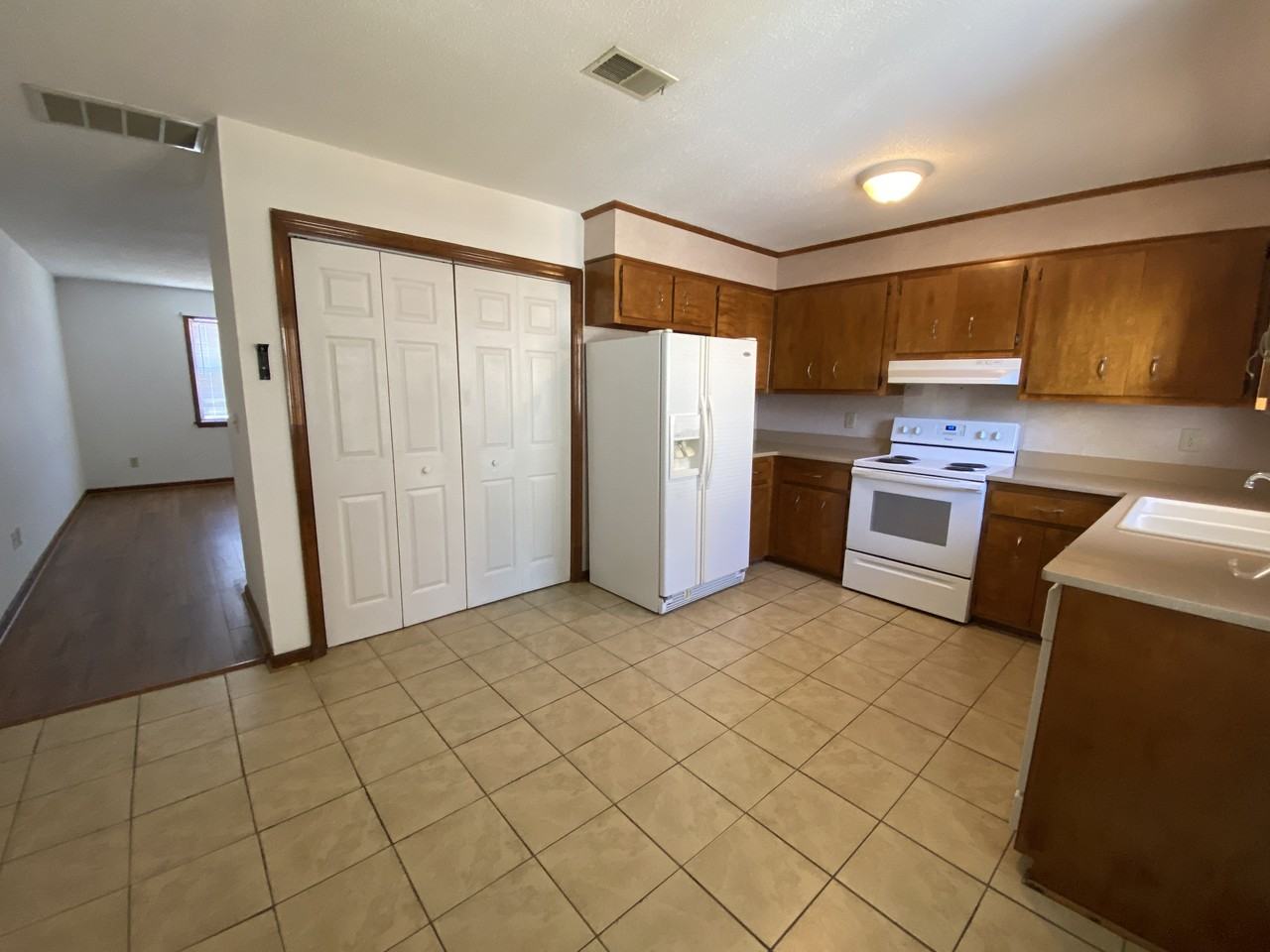 3911 Roberts Road - Photo 6 of 12