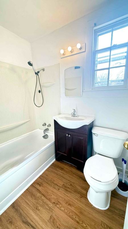 736 W 1st St - Photo 2 of 8