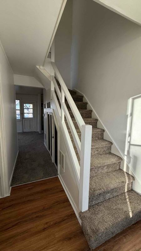 736 W 1st St - Photo 6 of 8