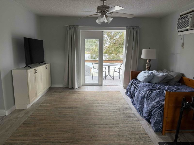 1507 Falcon Ct - Photo 2 of 10