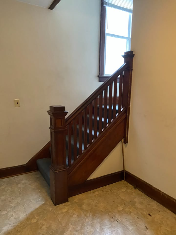 619 1/2 Allen Ave - Photo 3 of 12