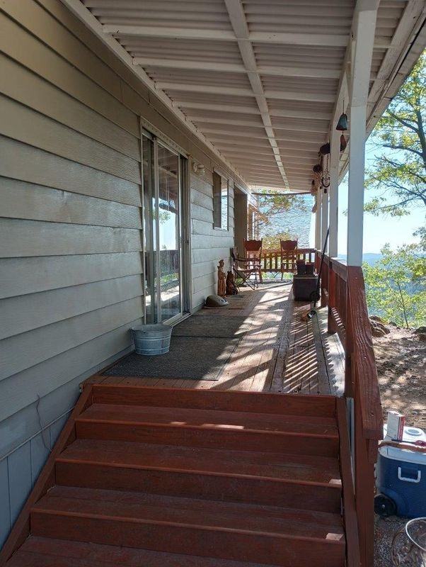 14832 Queenan Ln - Photo 3 of 17