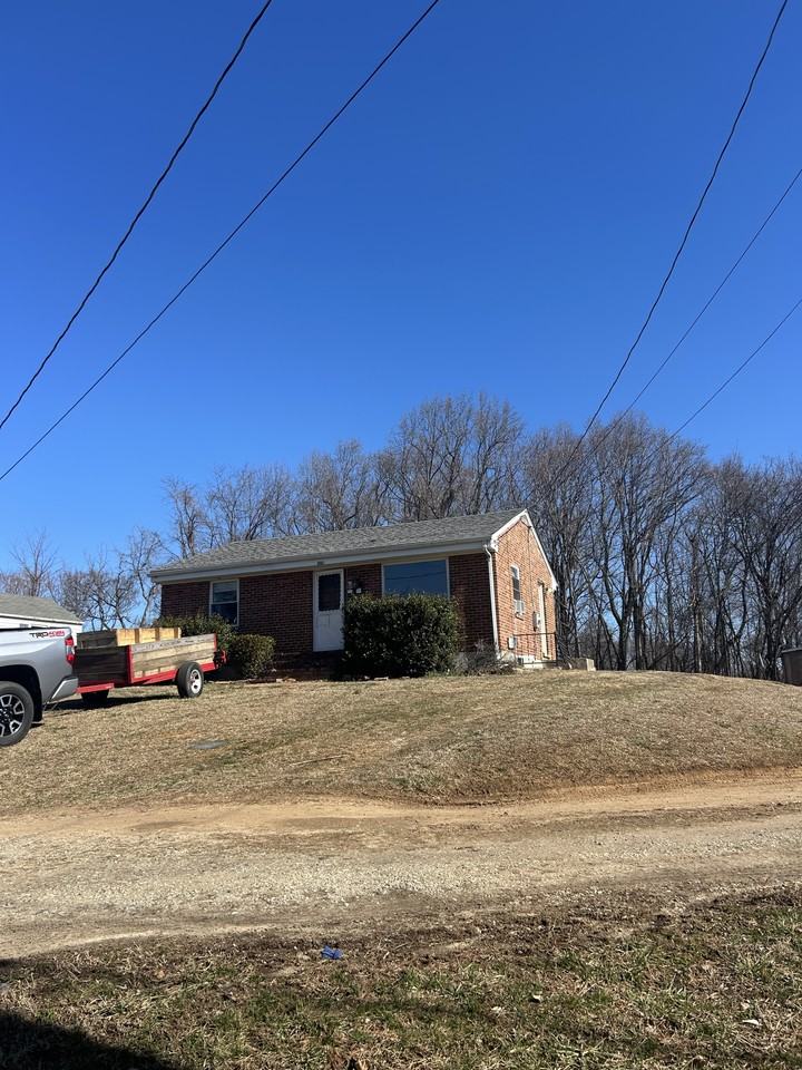 203 Rutledge Circle - Photo 2 of 11