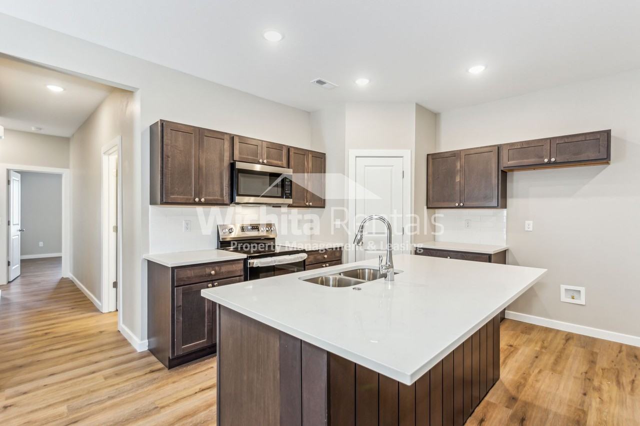 5030 5030 - 5032 S. Sycamore Ct. - Photo 5 of 15