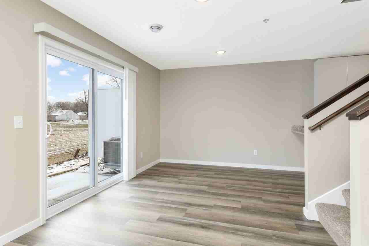 6016 Manchester Ave Ne - Photo 3 of 26