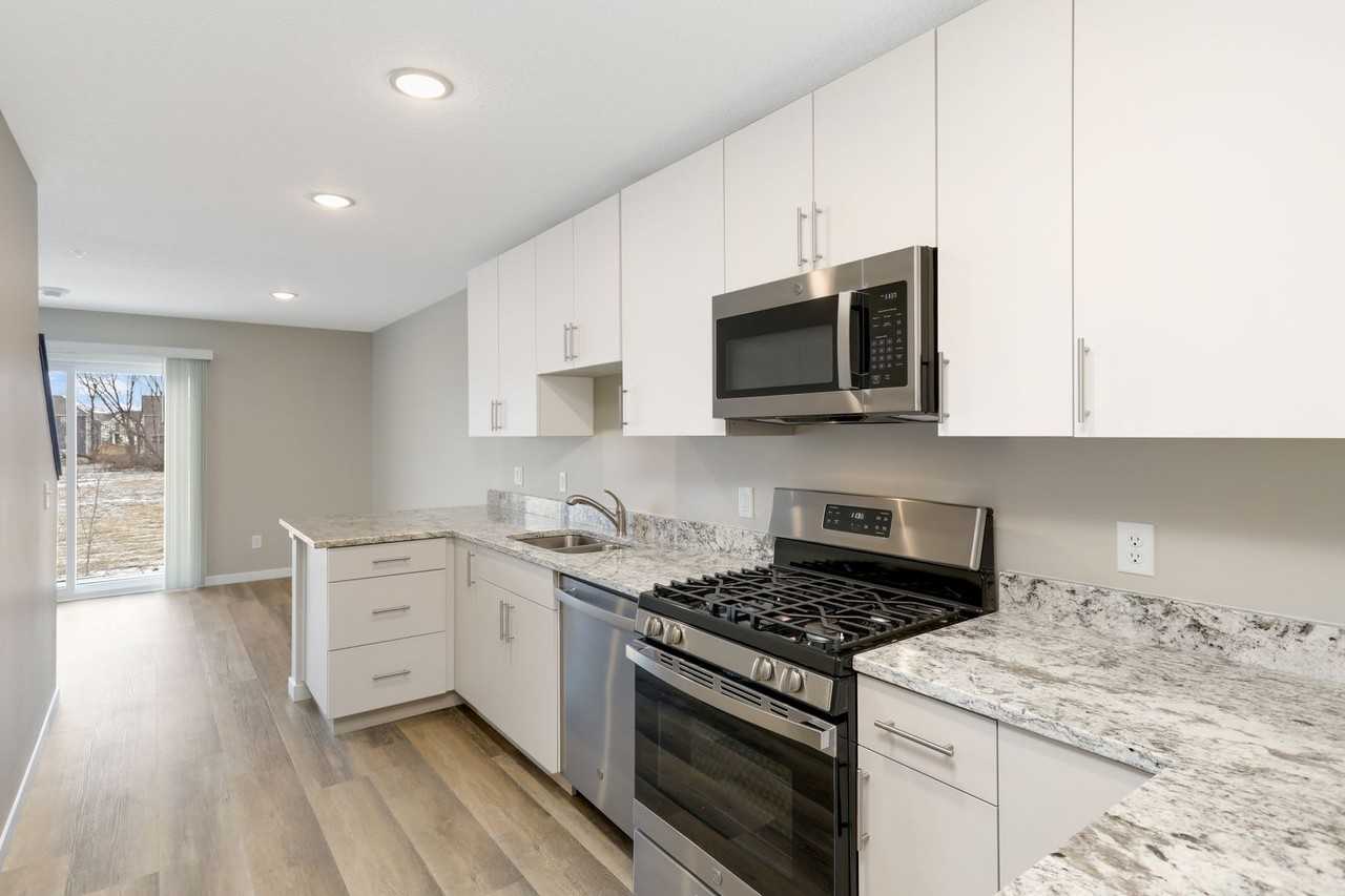 6016 Manchester Ave Ne - Photo 5 of 26