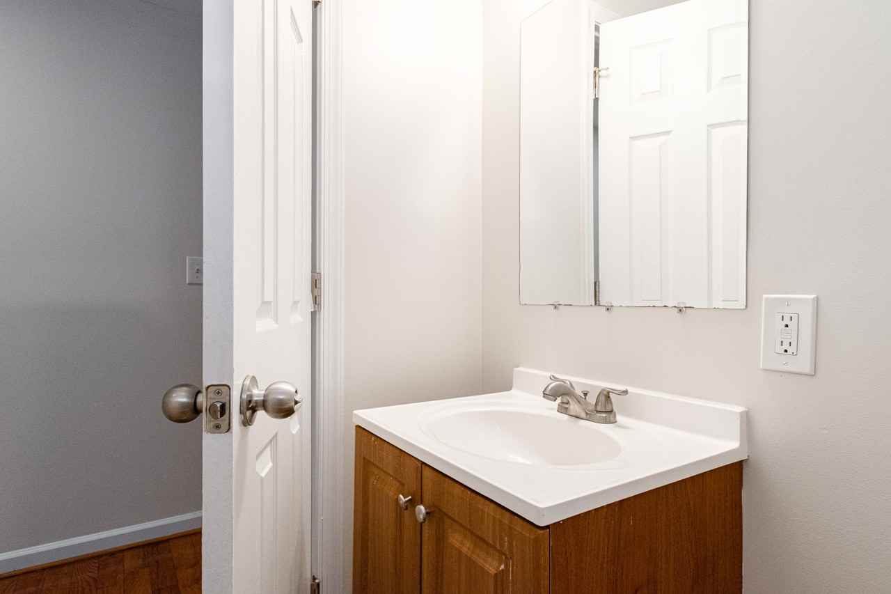 216 N Port St #216 - Photo 6 of 32