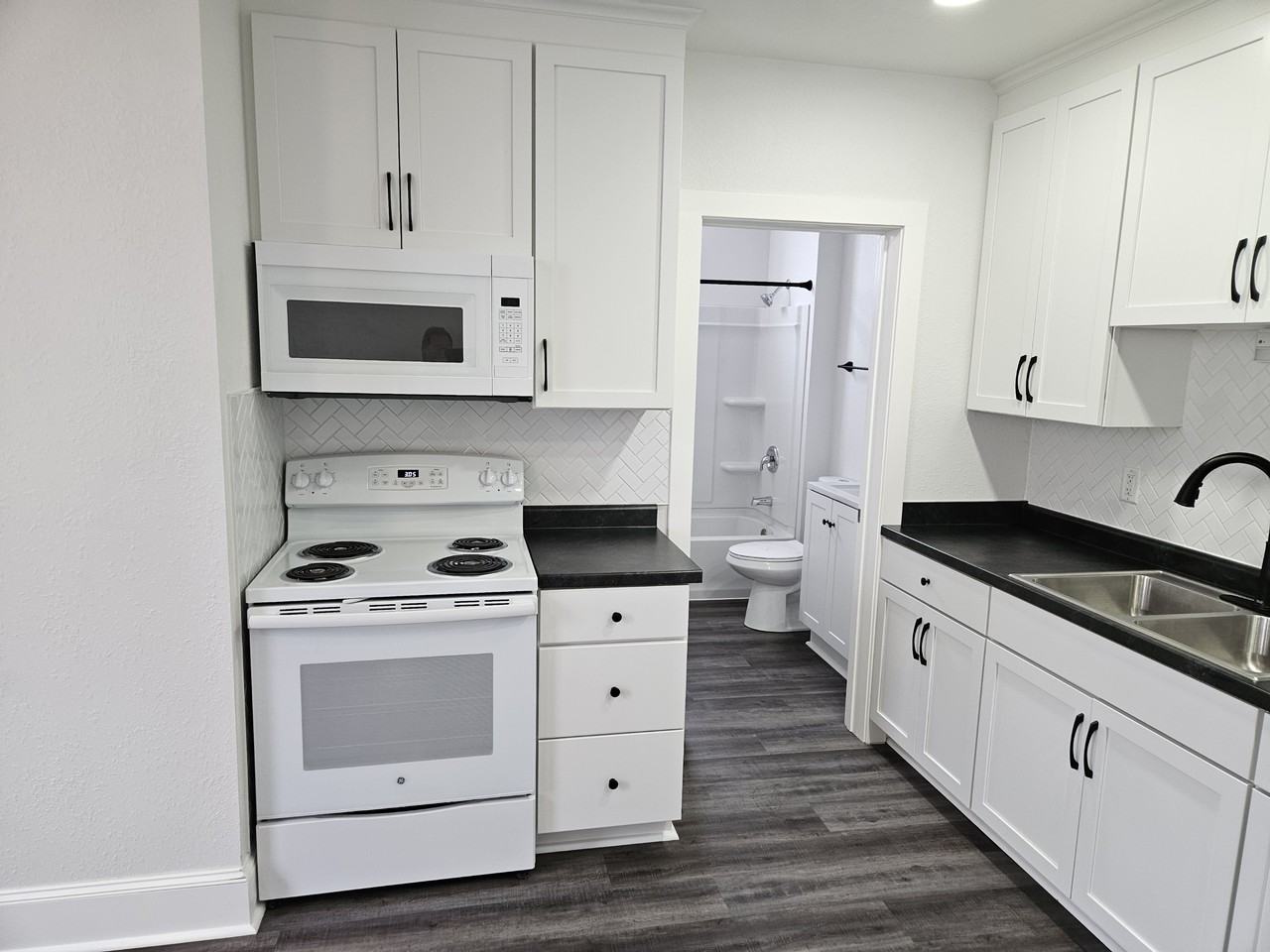 110 S Fond Du Lac Ave #3 - Photo 2 of 15