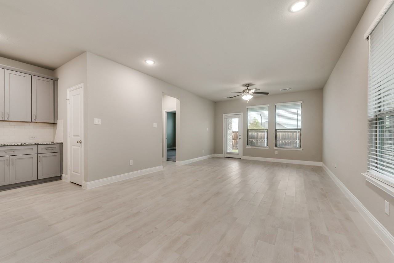 1078 Norias Dr #NA - Photo 6 of 25